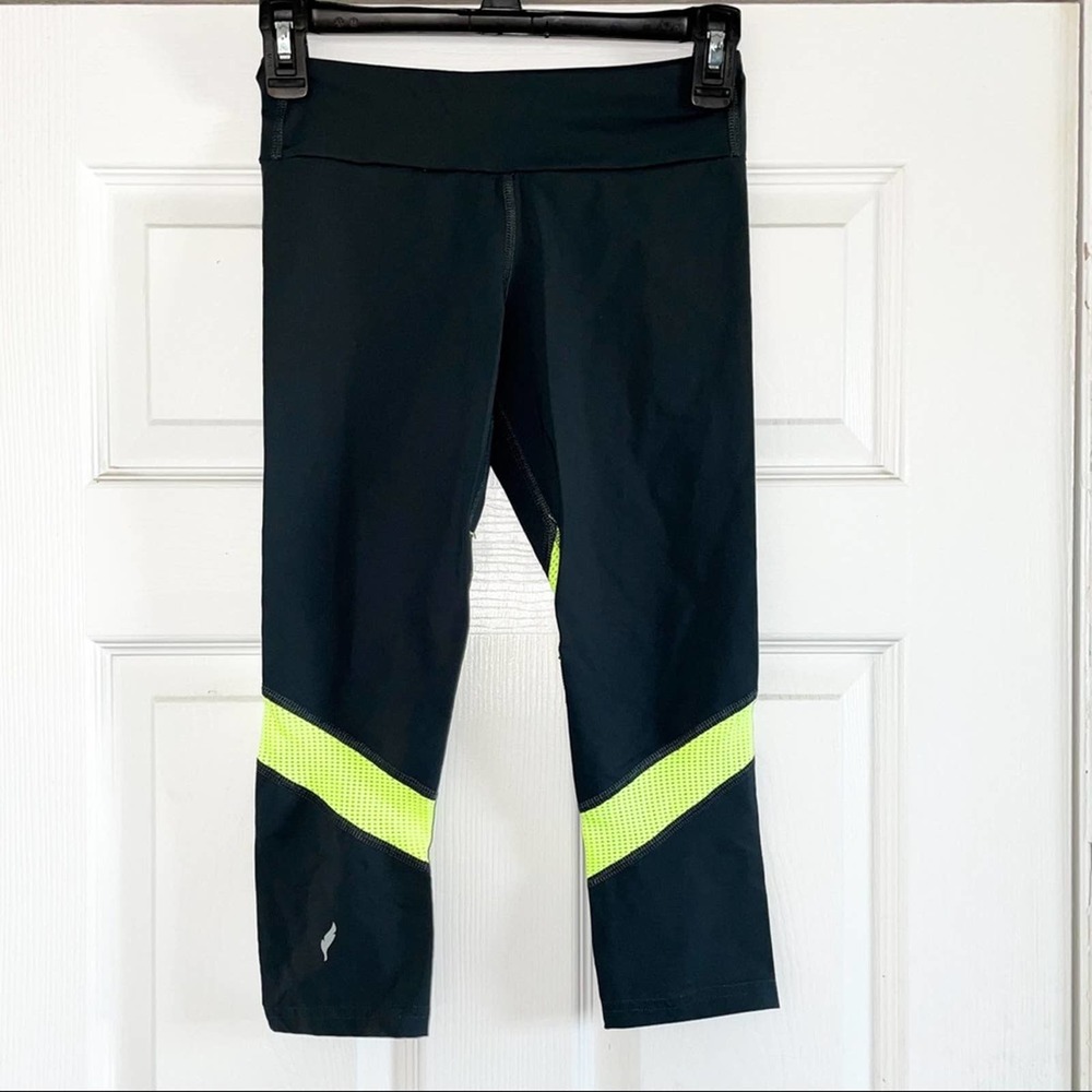 Pheel Graphite Getaway Compression Capri Leggings